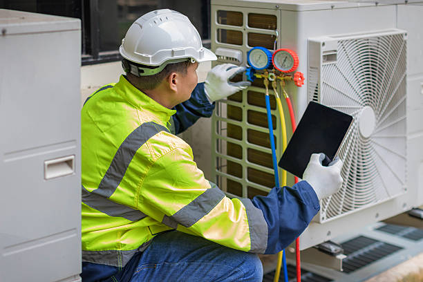 Professional Hvac technician working in Eastlake, CO